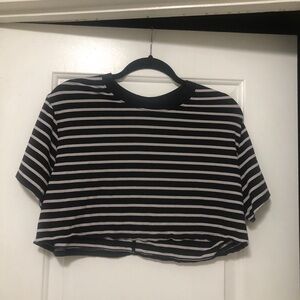 Lululemon All Yours Crop Tee features a black and chrome yachtie Size Small